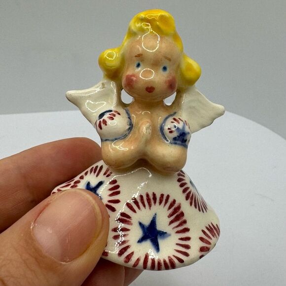 Vintage Angel Figurine with Star Pattern - Picture 6 of 6